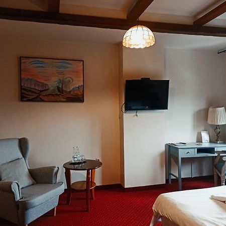 Hotel Restauracja Jas Wedrowniczek Rymanów エクステリア 写真
