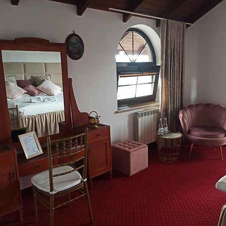 Hotel Restauracja Jas Wedrowniczek Rymanów エクステリア 写真