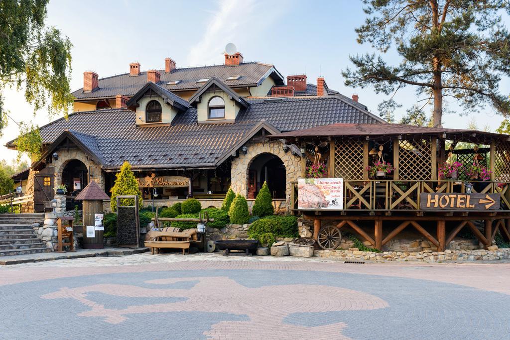 Hotel Restauracja Jas Wedrowniczek Rymanów エクステリア 写真