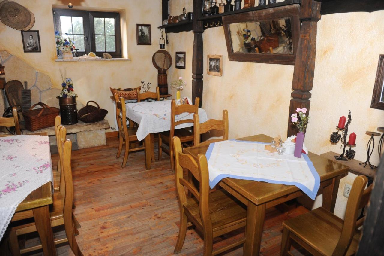 Hotel Restauracja Jas Wedrowniczek Rymanów エクステリア 写真