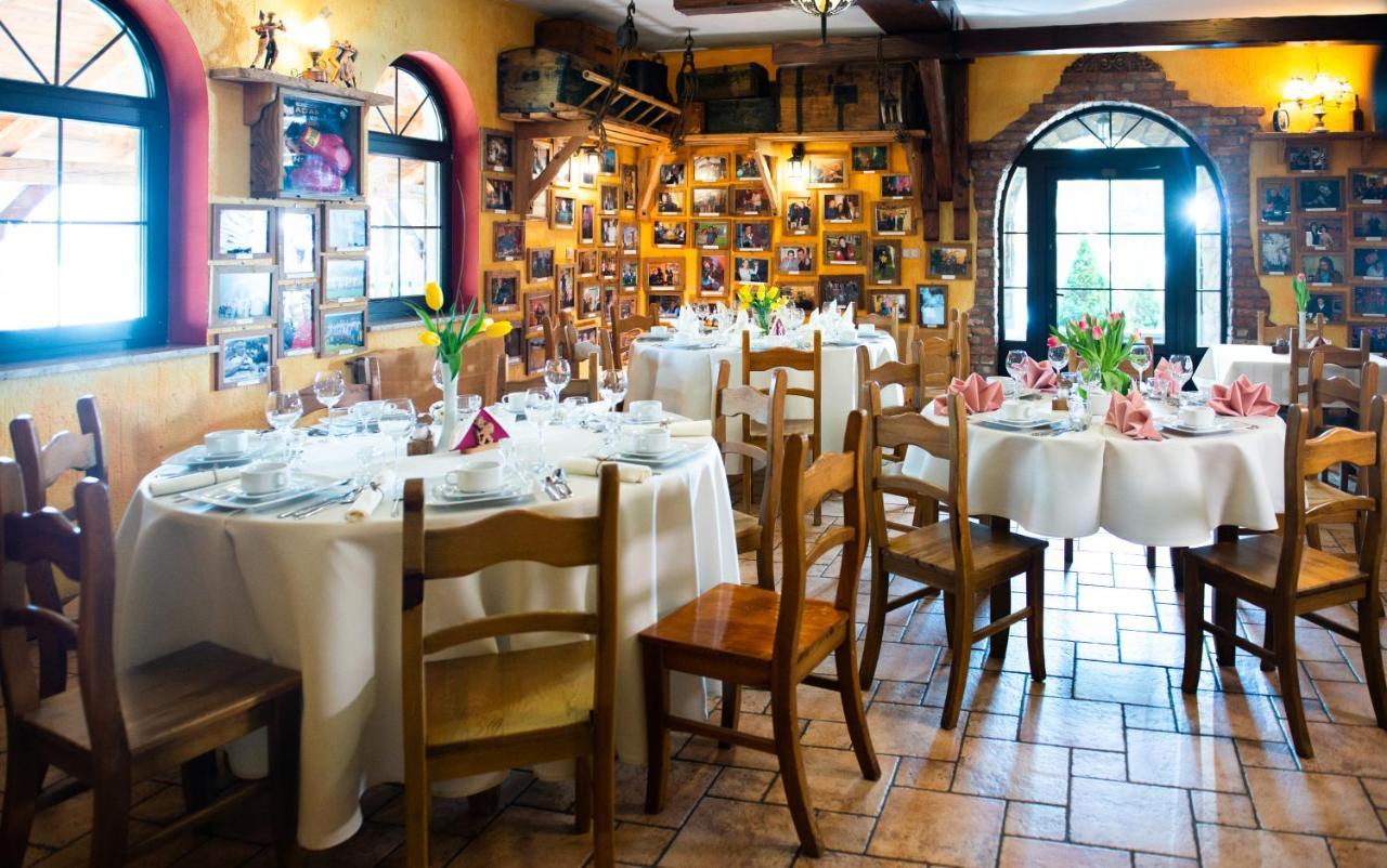 Hotel Restauracja Jas Wedrowniczek Rymanów エクステリア 写真